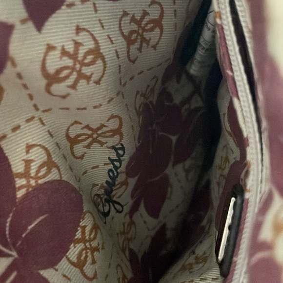 GUESS crossbody bag - Picture 7 of 9